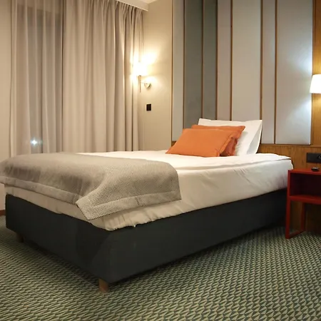 Gvarna Aparthotel 3*