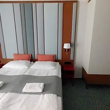 Gvarna Aparthotel 3*